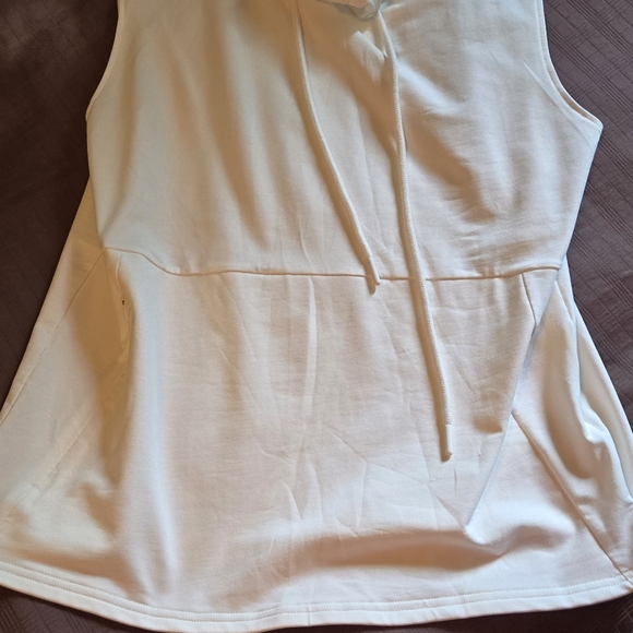 ZYIA whitefighter sleeveless hoodie - Picture 3 of 7